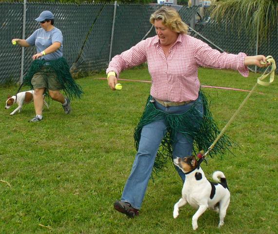 Gail and Brita grass skirt team